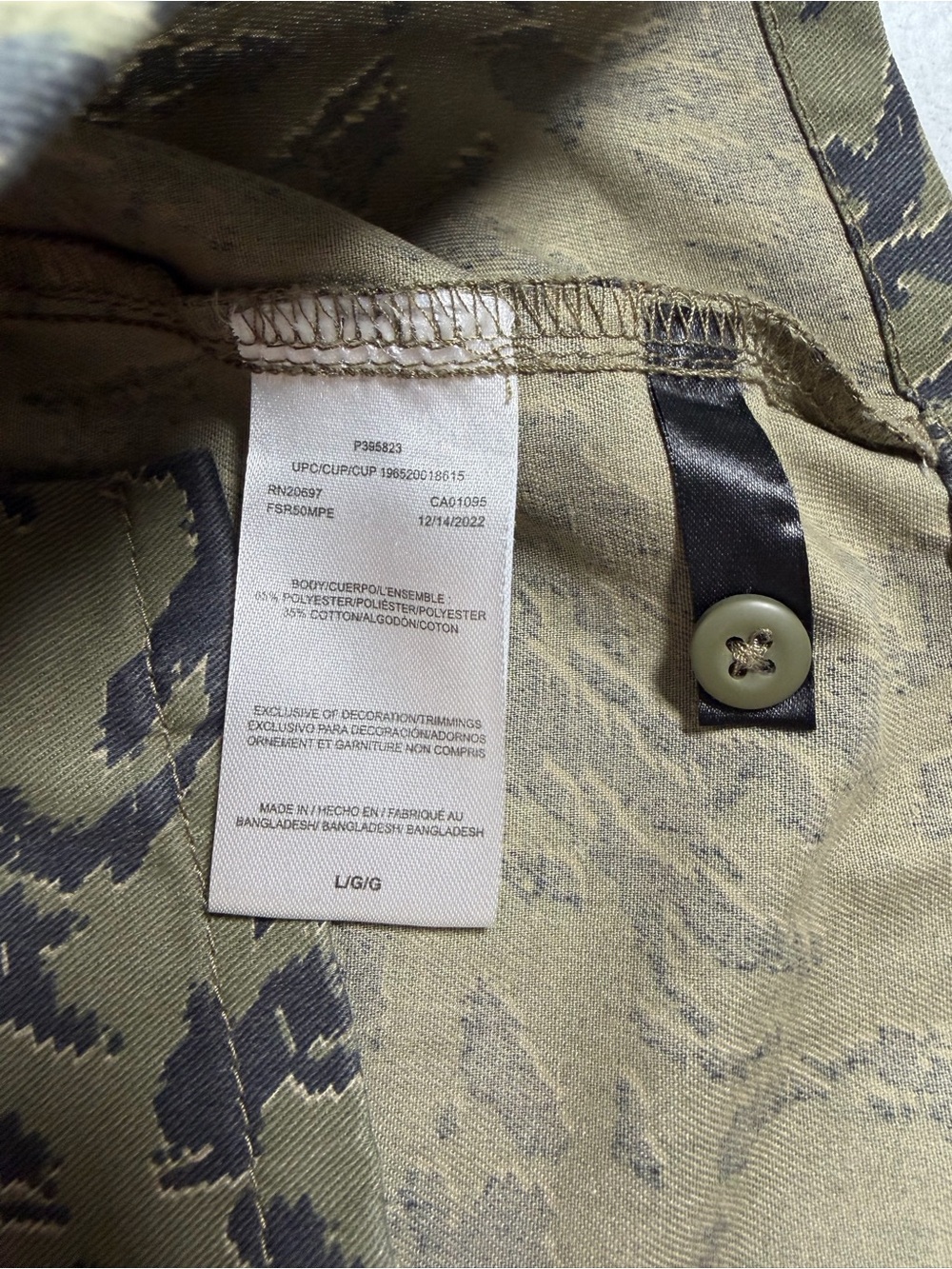 Dickies Women’s Cropped Camo Button Up Shirt Large Gorpcore Utility - Picture 8 of 10